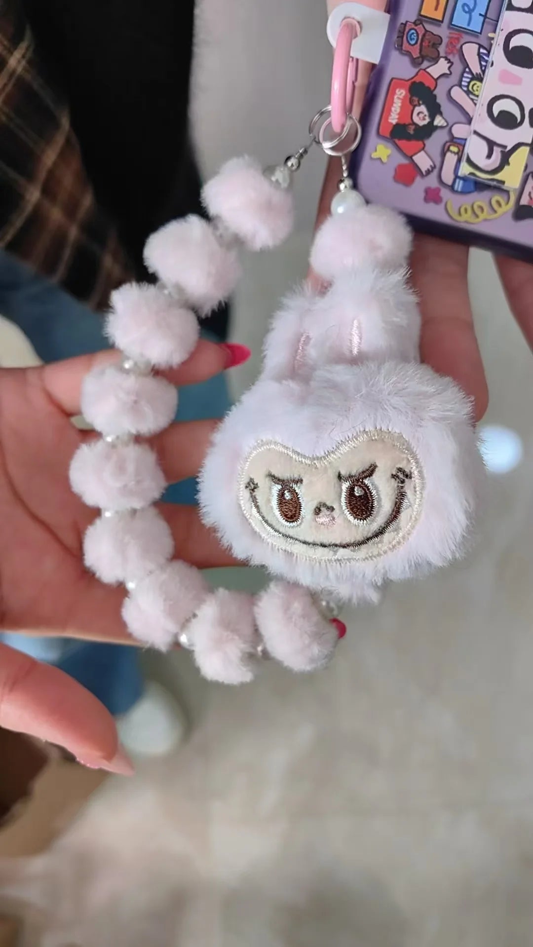 labubu 電話チェーン